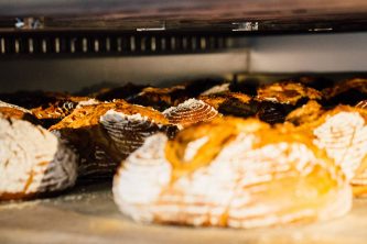 Opa Johann Brot im Winkler Ofen