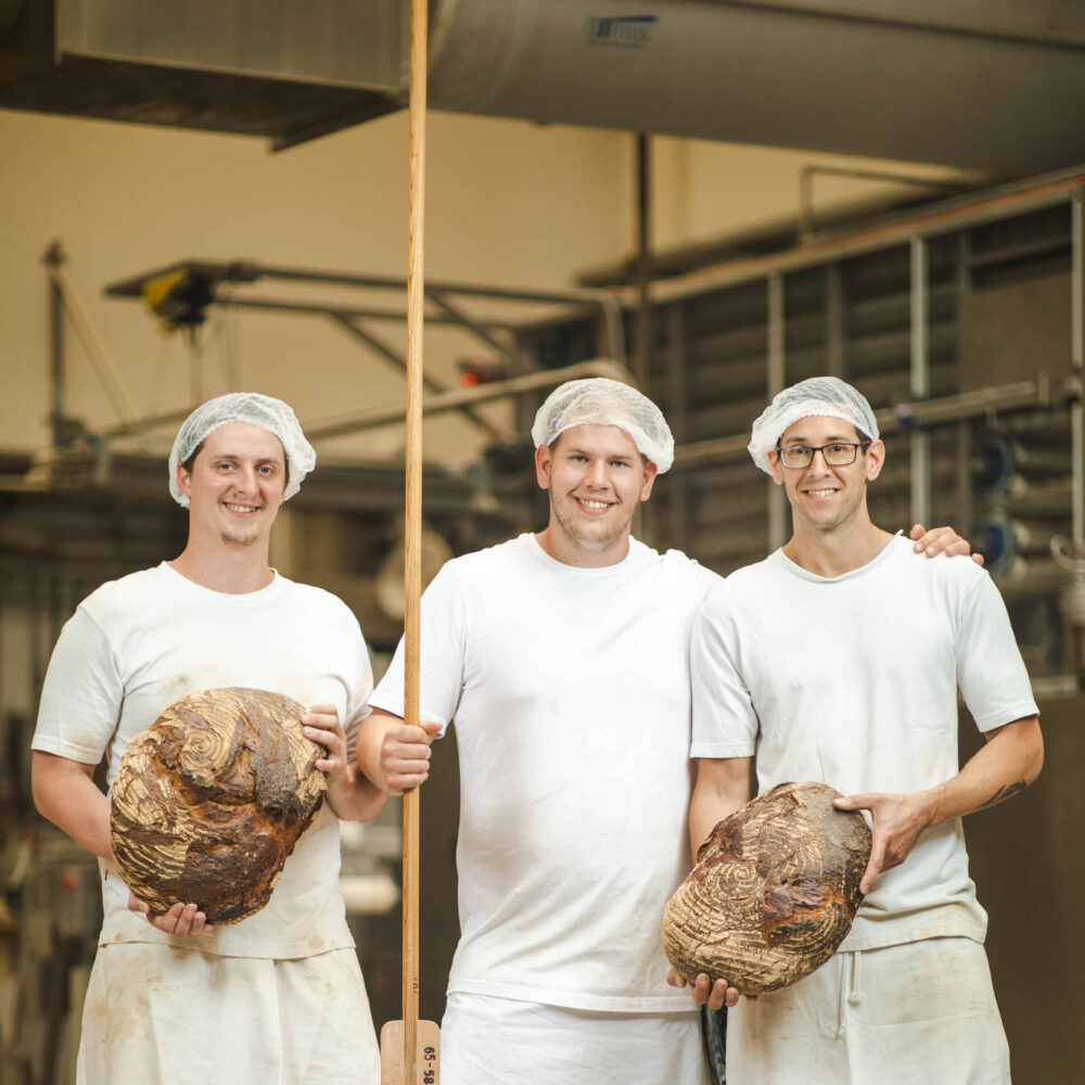 Bäcker in der Backstube bei Winkler